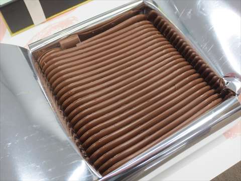 デメル ソリッドチョコ猫ラベル（ミルク）
